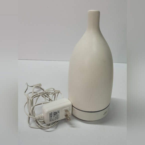 Saje Aroma Om Ultrasonic Aroma Diffuser. - Picture 8 of 8